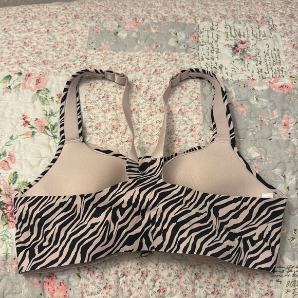 Victoria Secret Bra - Picture 2 of 3